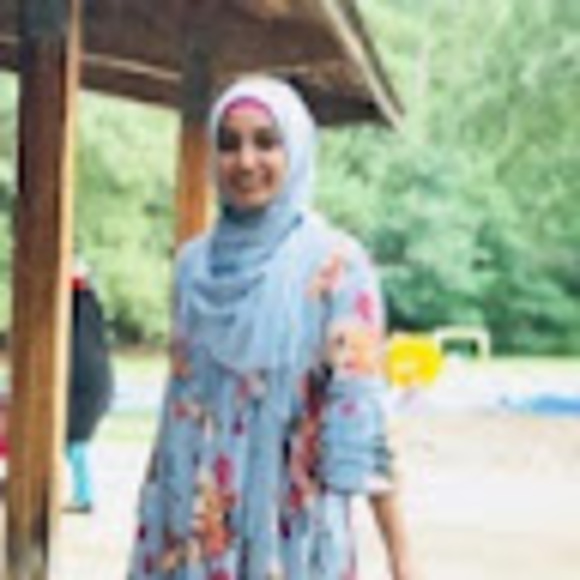 Profile Picture of Humairaa Zafiruddin (@humairaaz) on Poshmark