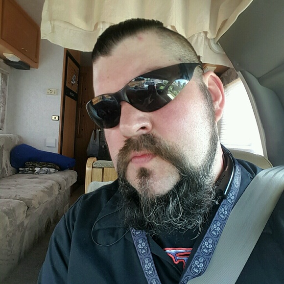 Profile Picture of Keith Brewer (@keif666) on Poshmark