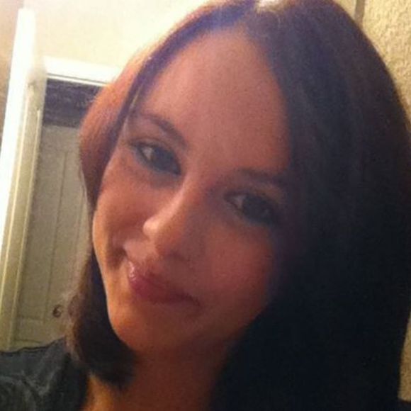 Profile Picture of Ashele Healis (@achealis) on Poshmark