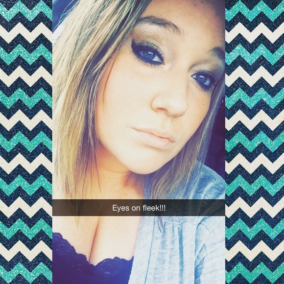 Profile Picture of Sheena Ellison (@sheadene89) on Poshmark