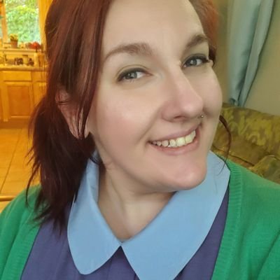 Profile Picture of Amanda Roper (@wildfranticbird) on Twitter