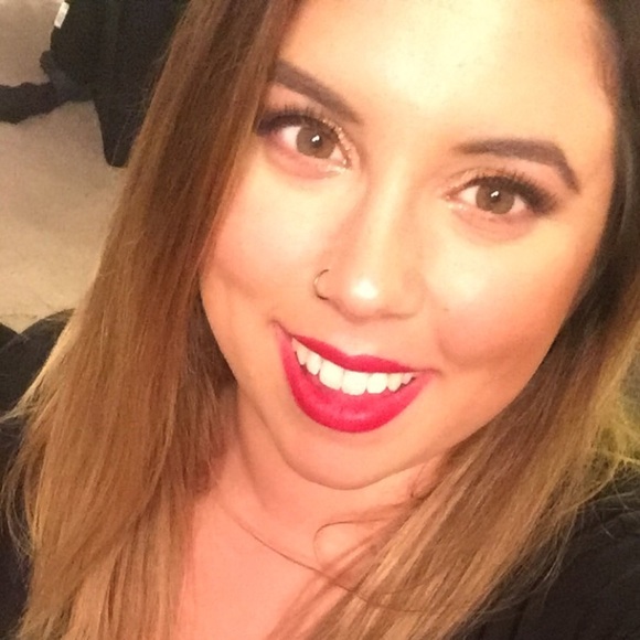 Profile Picture of Michelle Golini (@mgolini) on Poshmark