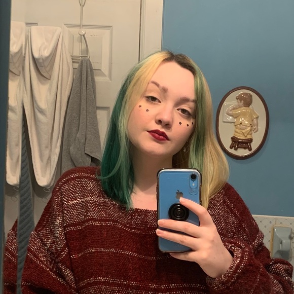 Profile Picture of Caty Farley (@catycat3) on Poshmark