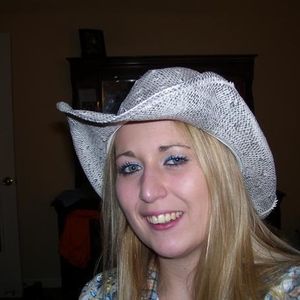 Profile Picture of Laura Foreman (@lforeman) on Myspace