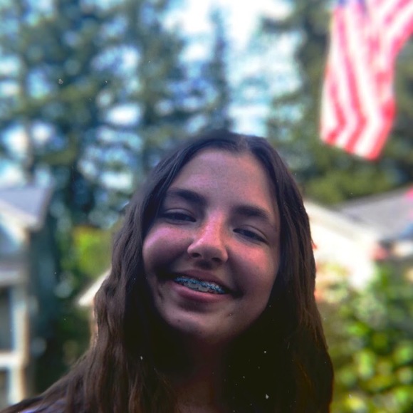 Profile Picture of Allyse Plahn (@amp20050808) on Poshmark