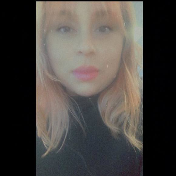 Profile Picture of Christina Lievanos (@tinal85) on Poshmark
