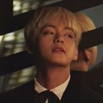 Profile Picture of 𝑲𝑰𝑴 𝑻𝑨𝑬𝑯𝒀𝑼𝑵𝑮 ☪︎ (@vantaesfile) on Instagram