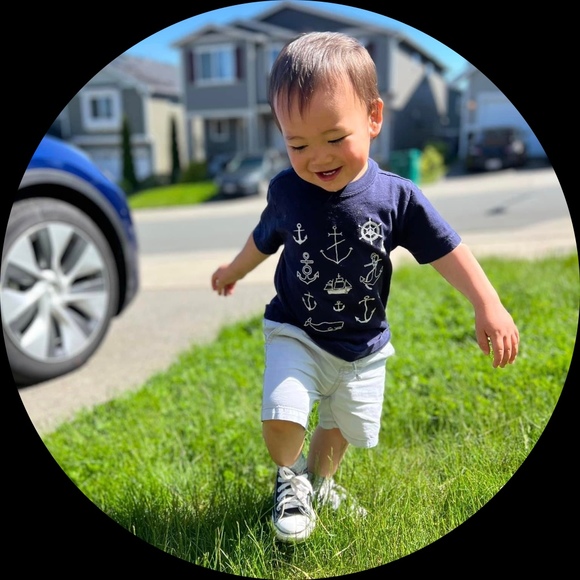 Profile Picture of Shelly Alvarado (@zaidensztyle) on Poshmark