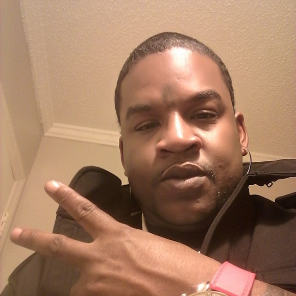 Profile Picture of Albert Hall (@kong81) on Poshmark