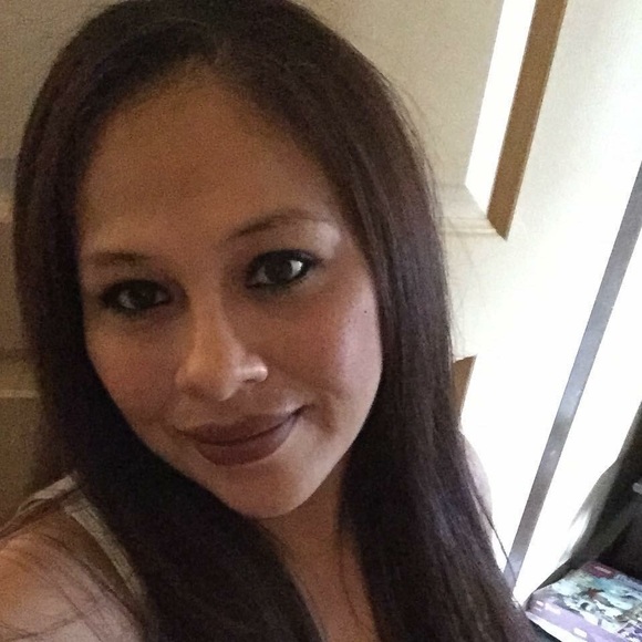 Profile Picture of Edith Gonzalez (@mzdgo75) on Poshmark