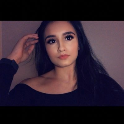 Profile Picture of Tina (@tinawaring123) on Twitter