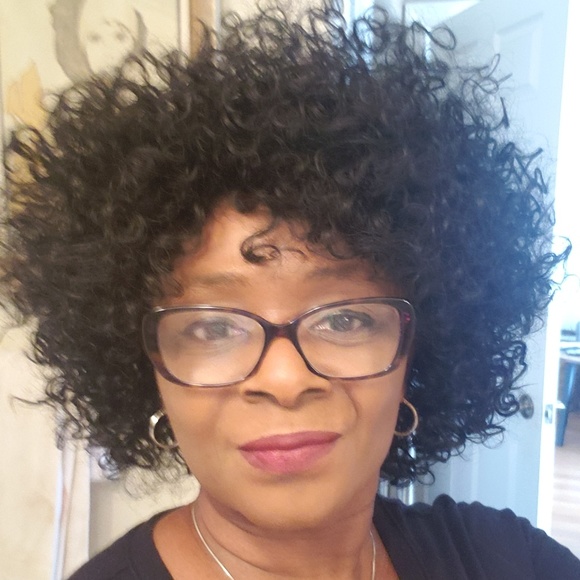 Profile Picture of Ivy Phillips (@sahara888888) on Poshmark