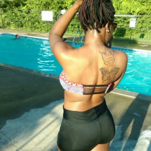 Profile Picture of Tiara Cole (@tclove994) on Poshmark