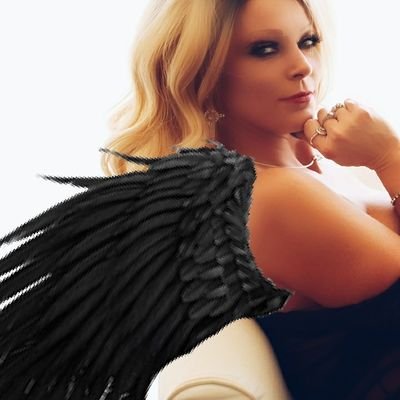 Profile Picture of Crystal Massey (@CrystalMassey77) on Twitter