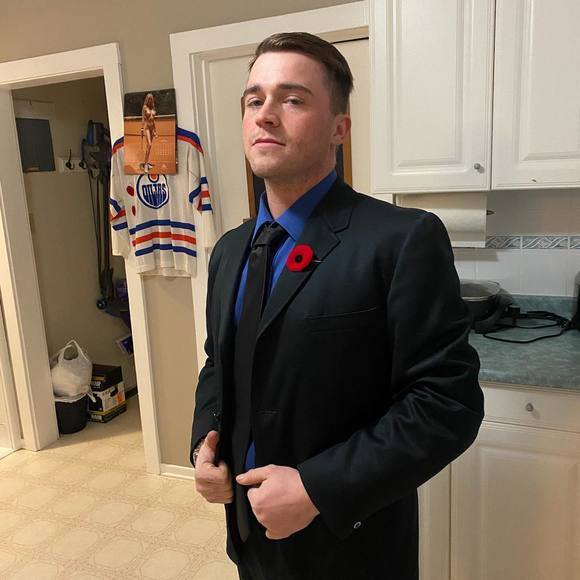 Profile Picture of Eric Maskowitz (@ericmaskowitz) on Poshmark
