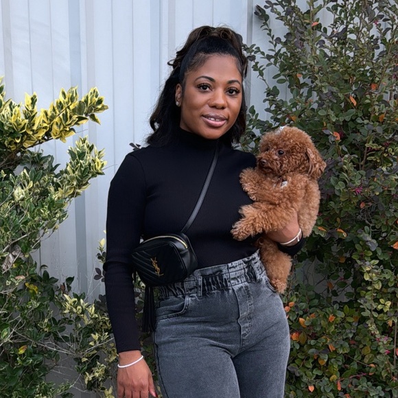 Profile Picture of Latoya Telfair (@ltelfair912) on Poshmark