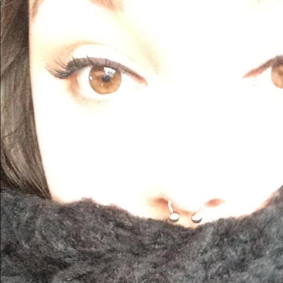 Profile Picture of Erica Evoy (@ericaevoy) on Poshmark