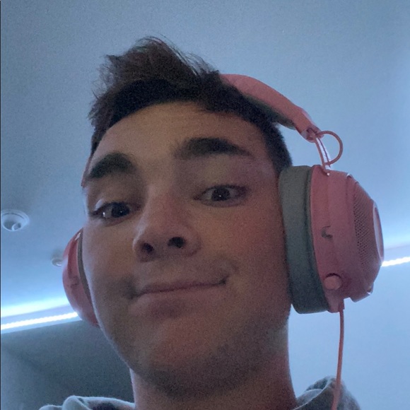 Dylan Faria - Poshmark Profile Picture of Dylan Faria (@dylanfaria) on Poshmark