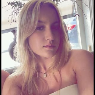 Profile Picture of lauriedirksen (@lauriedirksen) on Instagram