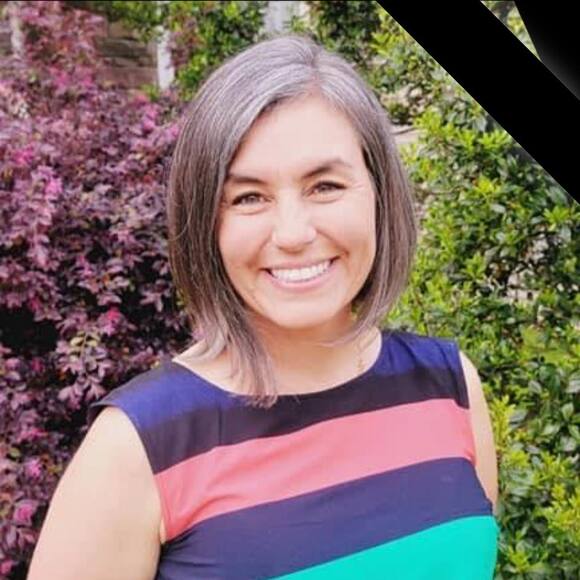 Profile Picture of Mandi Watson (@emergingjoy) on Poshmark