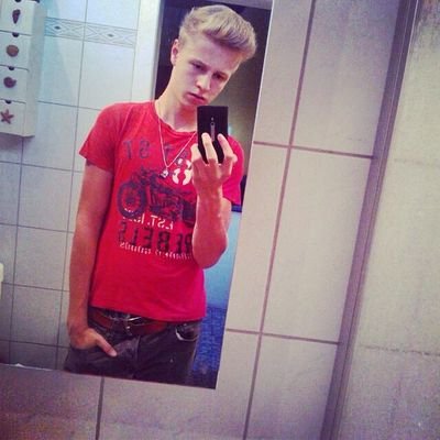Profile Picture of Robin  Lake (@robin_lake112) on Twitter