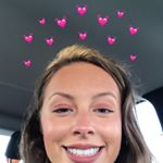 Profile Picture of h a l e y (@sippin.my.wine.eatin.my.barger) on Instagram