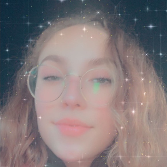 Profile Picture of Elysse Peebler (@elysserp) on Poshmark