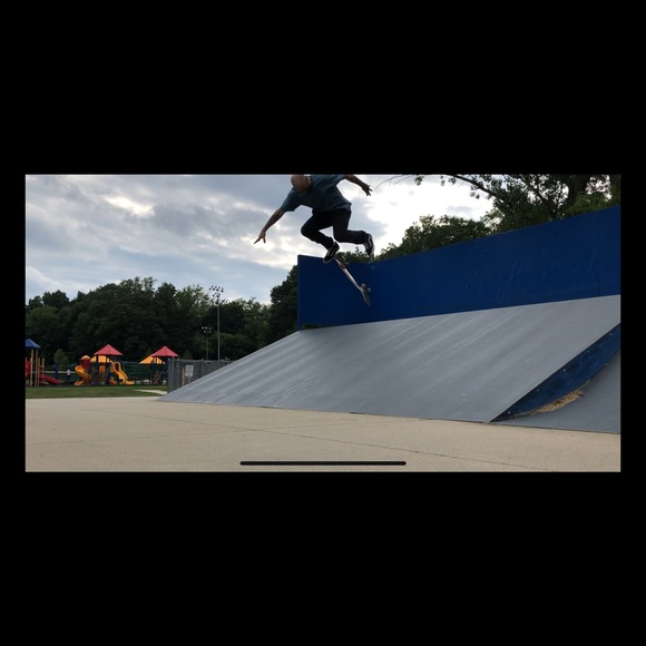 Profile Picture of Shawn H (@shawnfromvegas) on Poshmark