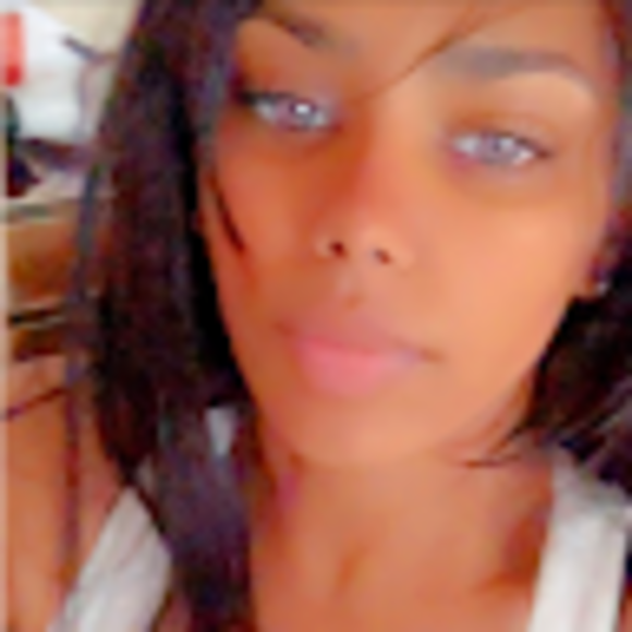 Profile Picture of Mena Priegue (@aylektra) on Poshmark