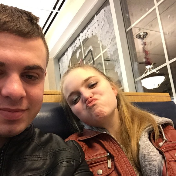 Profile Picture of Ashley Doblar (@ashleydoblar) on Poshmark