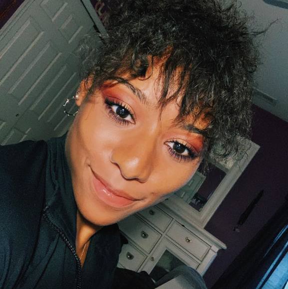 Profile Picture of Jasmine Clark (@jasmine_clark13) on Poshmark