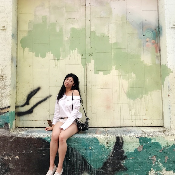 Profile Picture of Wan-yun Hsiao (@annadelahsiao) on Poshmark