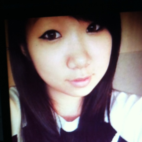 Profile Picture of Jon Wong (@jonswongs) on Poshmark