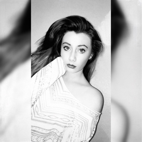 Profile Picture of Hannah Rainaldi (@hannahrainaldi) on Poshmark