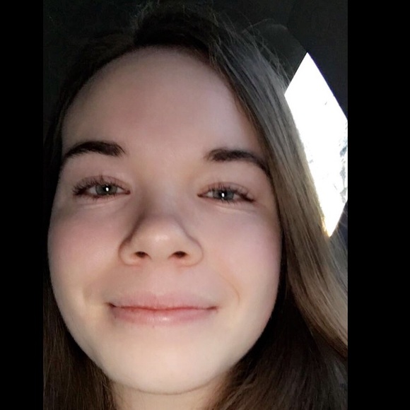 Profile Picture of Aisling Ryan (@armr2002) on Poshmark