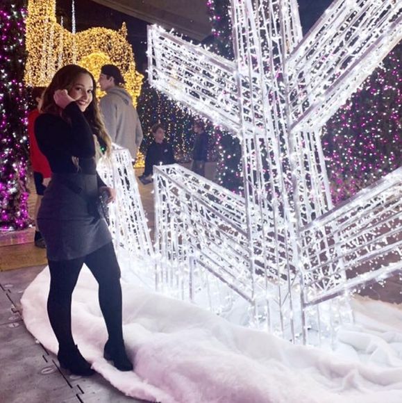 Profile Picture of Cassandra Julian (@cassafrass143) on Poshmark