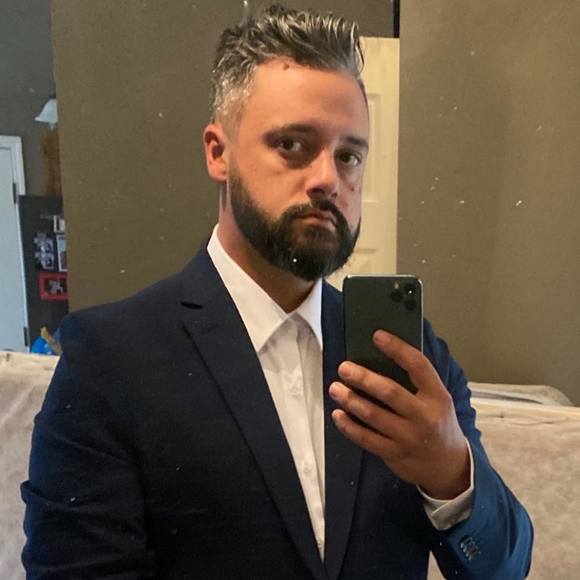 Profile Picture of Chris Klenke (@klenke471) on Poshmark