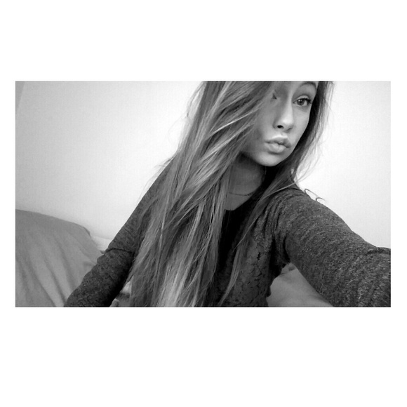 Profile Picture of Taylor Loucks (@funkybunny) on Poshmark