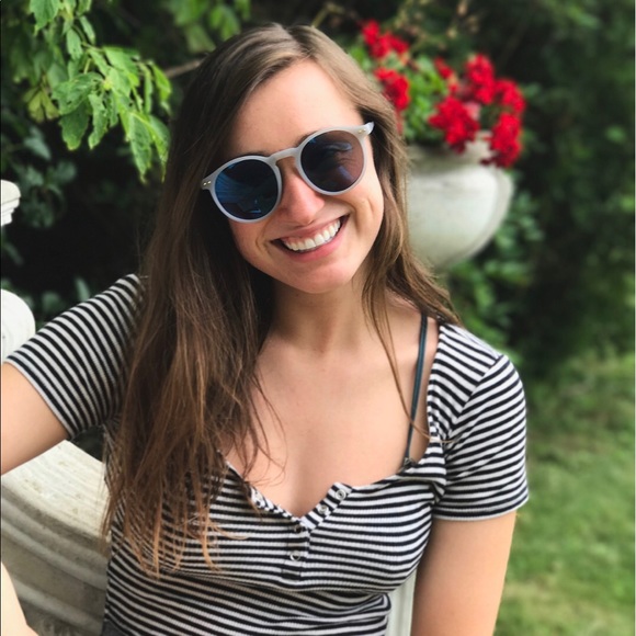 Profile Picture of Erin Clarkin (@eclarks) on Poshmark