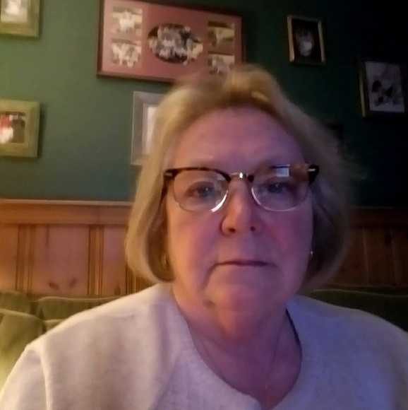 Profile Picture of Meg Yoder (@mommayods) on Poshmark