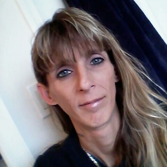 Profile Picture of Karolyn Vathis (@kvathis33) on Poshmark