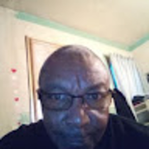 Profile Picture of Nathaniel Dove (@dovewiz60) on Poshmark