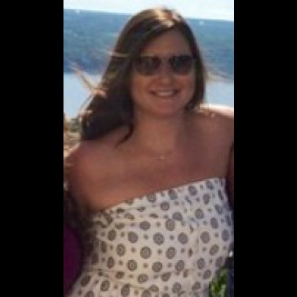 Profile Picture of Anna Clune (@annac1219) on Poshmark