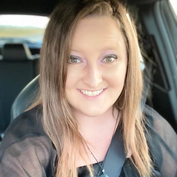 Profile Picture of Amber Bailey (@cadillaccowgirl) on Poshmark