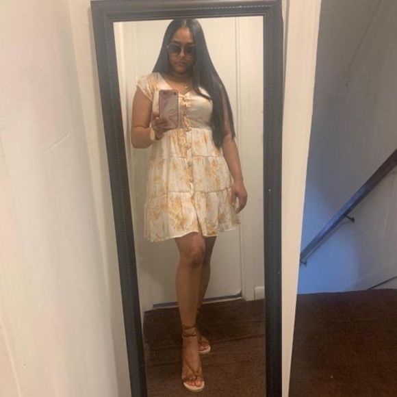 Profile Picture of Sandra Sandra (@sandrasandra697) on Poshmark