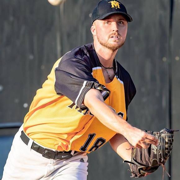 Profile Picture of Baylor Sundahl (@bsundahl18) on Poshmark