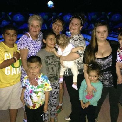 Profile Picture of Melanie Main (@melguz65) on Twitter