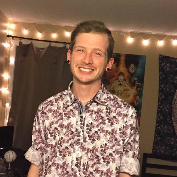 Profile Picture of Devon Dekker (@devondekker) on Poshmark