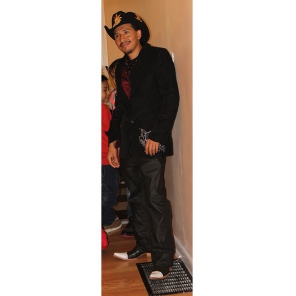 Profile Picture of Wilfrido Castaneda-alvarez (@wilfridoc) on Poshmark