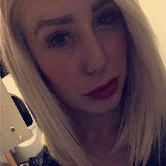 Profile Picture of Megan Nilan (@megannilan) on Poshmark